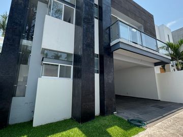 CASAS EN FRACCIONAMIENTO LEÑEROS. VISTAHERMOSA