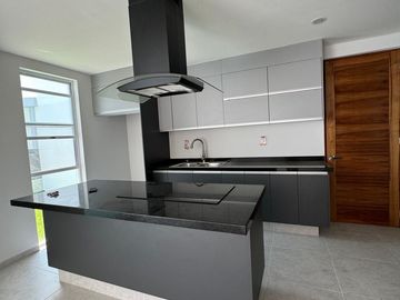 CASAS EN FRACCIONAMIENTO LEÑEROS. VISTAHERMOSA