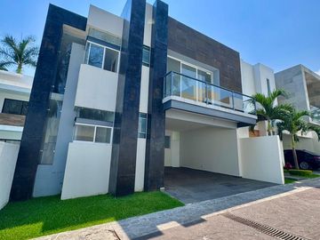 CASAS EN FRACCIONAMIENTO LEÑEROS. VISTAHERMOSA