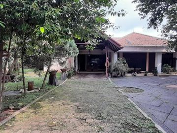 DIJUAL RUMAH HITUNG TANAH DI JL.CILEDUK RAYA CIPULIR KEBAYORAN LAMA JAKARTA SELATAN