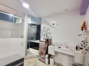 VENTA DE EDIFICIO FRENTE A PARQUE EN LA DERRAMA MAGISTERIAL DE CHICLAYO