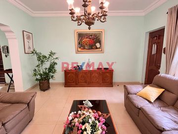 CASA EN VENTA  ID: 1091491 La Casa Que Siempre Soñaste Y Ahora Puede Ser Tuya A Una Cuadra Del Parque Gonzales Prada Y Cerca A La Av. Javier Prado