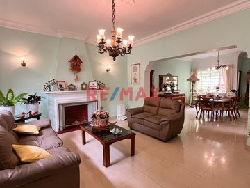 CASA EN VENTA  ID: 1091491 La Casa Que Siempre Soñaste Y Ahora Puede Ser Tuya A Una Cuadra Del Parque Gonzales Prada Y Cerca A La Av. Javier Prado