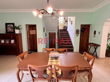 CASA EN VENTA  ID: 1091491 La Casa Que Siempre Soñaste Y Ahora Puede Ser Tuya A Una Cuadra Del Parque Gonzales Prada Y Cerca A La Av. Javier Prado