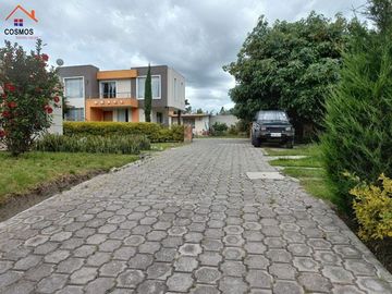 Venta de casa en Atuntaqui sector Santo Domingo