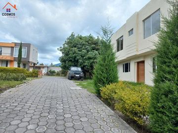 Venta de casa en Atuntaqui sector Santo Domingo