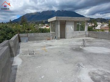 Venta de casa en Atuntaqui sector Santo Domingo