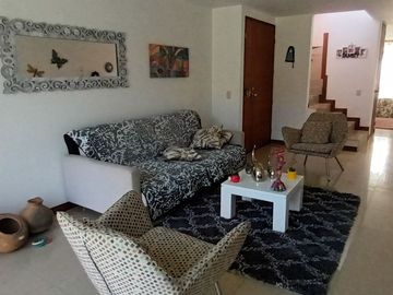Venta o Permuta de Hermosa Casa en conjunto cerrado El Castillo-Jamundí.
