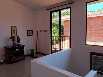 Venta o Permuta de Hermosa Casa en conjunto cerrado El Castillo-Jamundí.