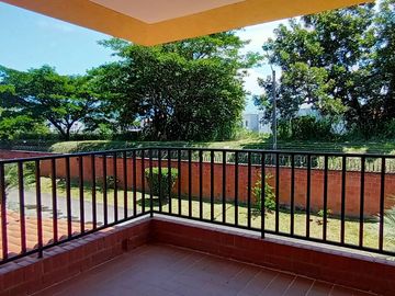 Venta o Permuta de Hermosa Casa en conjunto cerrado El Castillo-Jamundí.