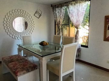 Venta o Permuta de Hermosa Casa en conjunto cerrado El Castillo-Jamundí.