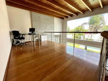 CASA DE LINDA Y MODERNA ARQUITECTURA, CON PISCINA Y ACABADOS A1 EN CONDOMINIO DDE 3 CASAS 🏡✨