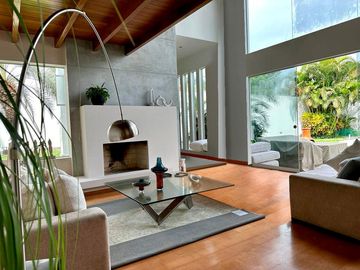 CASA DE LINDA Y MODERNA ARQUITECTURA, CON PISCINA Y ACABADOS A1 EN CONDOMINIO DDE 3 CASAS 🏡✨