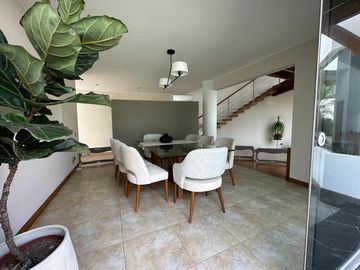 CASA DE LINDA Y MODERNA ARQUITECTURA, CON PISCINA Y ACABADOS A1 EN CONDOMINIO DDE 3 CASAS 🏡✨