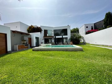 CASA DE LINDA Y MODERNA ARQUITECTURA, CON PISCINA Y ACABADOS A1 EN CONDOMINIO DDE 3 CASAS 🏡✨