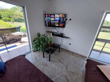 SE VENDE MODERNA CASA CAMPESTRE