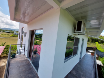 SE VENDE MODERNA CASA CAMPESTRE