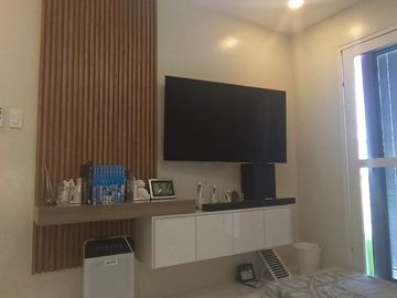 Modern house with 7Br comes with Nice Garden in Santa Rosa Laguna  16M super Nego