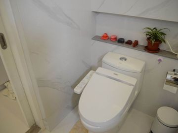 Modern house with 7Br comes with Nice Garden in Santa Rosa Laguna  16M super Nego