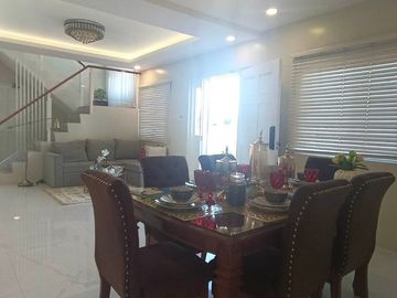 Modern house with 7Br comes with Nice Garden in Santa Rosa Laguna  16M super Nego