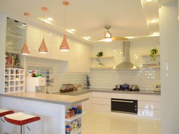 Modern house with 7Br comes with Nice Garden in Santa Rosa Laguna  16M super Nego