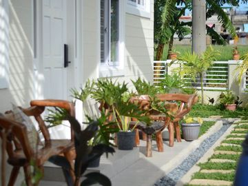 Modern house with 7Br comes with Nice Garden in Santa Rosa Laguna  16M super Nego