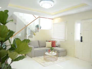 Modern house with 7Br comes with Nice Garden in Santa Rosa Laguna  16M super Nego