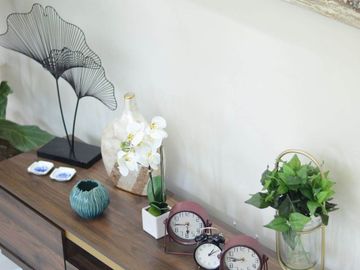 Modern house with 7Br comes with Nice Garden in Santa Rosa Laguna  16M super Nego