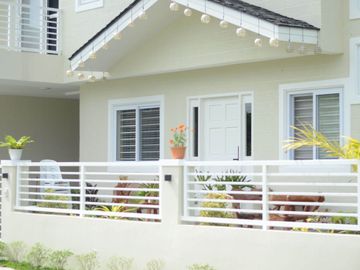 Modern house with 7Br comes with Nice Garden in Santa Rosa Laguna  16M super Nego