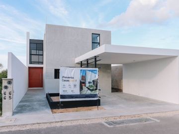 En venta casa en privada con amenidades, al norte de Mérida (MOD NARA)