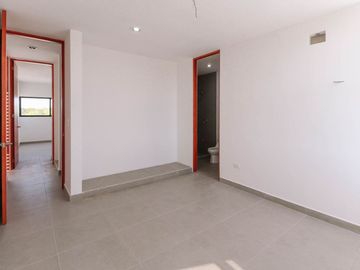 En venta casa en privada con amenidades, al norte de Mérida (MOD NARA)