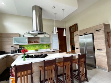 5-Bedroom House in Ayala Westgrove Heights Inchican Silang Cavite