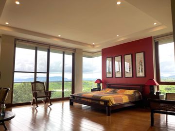 5-Bedroom House in Ayala Westgrove Heights Inchican Silang Cavite