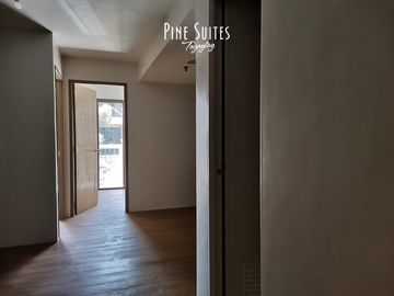 2 Bedroom Condo w/ Balcony & Dying Cage Pine Suites Tagaytay
