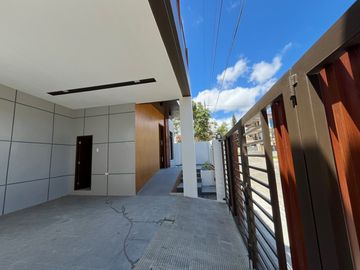 La Residencia de Sta Rosa BRAND NEW HOUSE & LOT FOR SALE (Nuvali Area)
