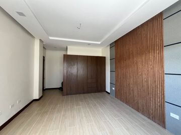 La Residencia de Sta Rosa BRAND NEW HOUSE & LOT FOR SALE (Nuvali Area)