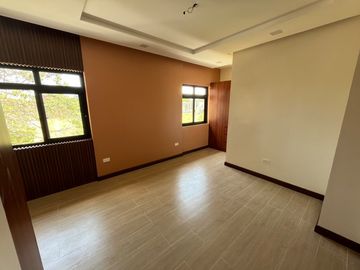 La Residencia de Sta Rosa BRAND NEW HOUSE & LOT FOR SALE (Nuvali Area)
