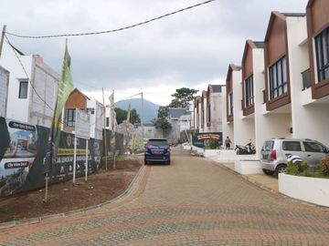 DP 29 JUTA ALL IN FASILITAS MEWAH RUMAH CIBIRU DEKAT POLDA JABAR.