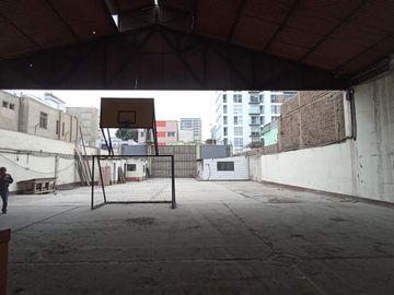 VENTA DE TERRENO, 957 M2, PARA 7 O MAS PISOS, ZONA RESIDENCIAL