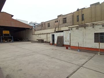 VENTA DE TERRENO, 957 M2, PARA 7 O MAS PISOS, ZONA RESIDENCIAL