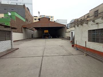 VENTA DE TERRENO, 957 M2, PARA 7 O MAS PISOS, ZONA RESIDENCIAL