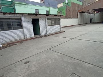 VENTA DE TERRENO, 957 M2, PARA 7 O MAS PISOS, ZONA RESIDENCIAL