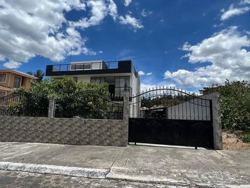 CASA EN VENTA, INDEPENDIENTE DENTRO DE URBANIZACIÓN, CONOCOTO,  VALLE DE LOS CHILLOS, QUITO ECUADOR
