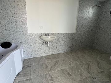 CASA EN VENTA, INDEPENDIENTE DENTRO DE URBANIZACIÓN, CONOCOTO,  VALLE DE LOS CHILLOS, QUITO ECUADOR