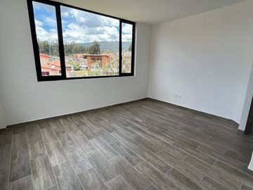 CASA EN VENTA, INDEPENDIENTE DENTRO DE URBANIZACIÓN, CONOCOTO,  VALLE DE LOS CHILLOS, QUITO ECUADOR