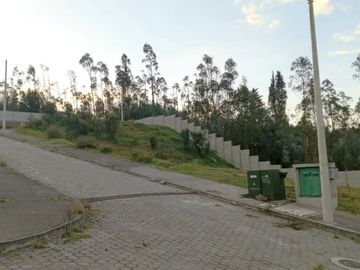 VENDO LOTES, Conocoto, Urb. La Salle 4ta etapa.