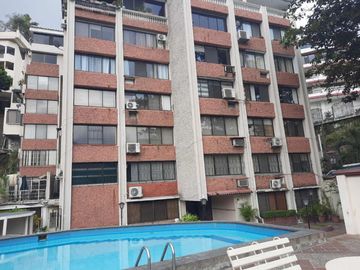 En venta - Departamento amoblado en Urdesa