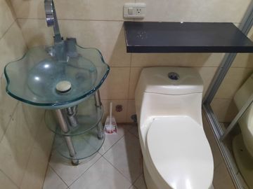 En venta - Departamento amoblado en Urdesa