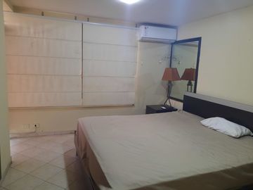 En venta - Departamento amoblado en Urdesa