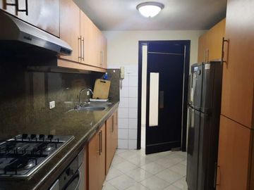 En venta - Departamento amoblado en Urdesa